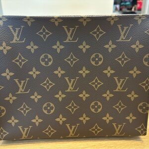 Louis Vuitton Toiletry Pouch 26 in NWT condition!